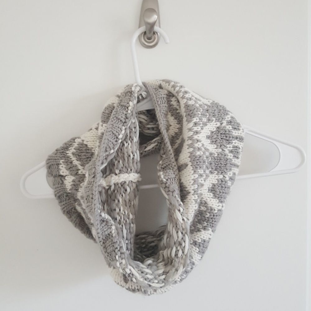 Woven infinity scarf 